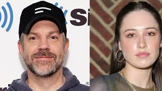 On a night out in Hollywood, Jason Sudeikis was spotted cuddling up to actress Elsie Hewitt.