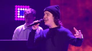 Miniatura de vídeo de "Lukas Graham - "You're Not There" - Live From 2017 New Years Rockin' Eve [EXTRAS]"