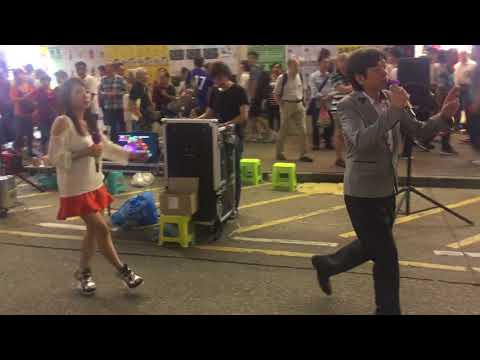 思思與青山 (2017-10-28 20:17)~ 靚女思思與青山合唱 "串燒歌~射鵰英雄傳 主題曲- 鐵血丹心 + 成吉司汗 主題曲- 問誰領風騒"