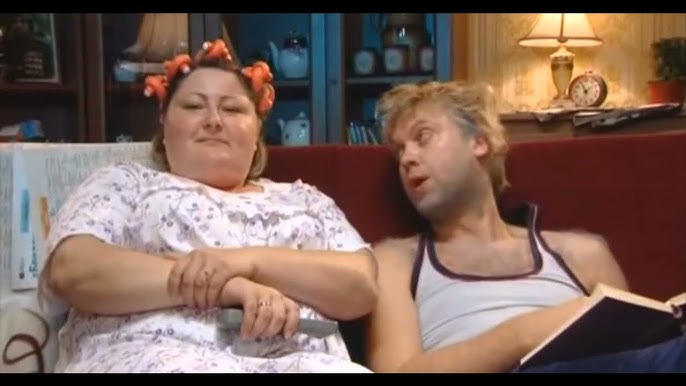 Орыс секс видеосы: Мама қызын азғырып жатыр