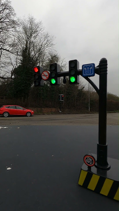 Toy Traffic Light Unboxing