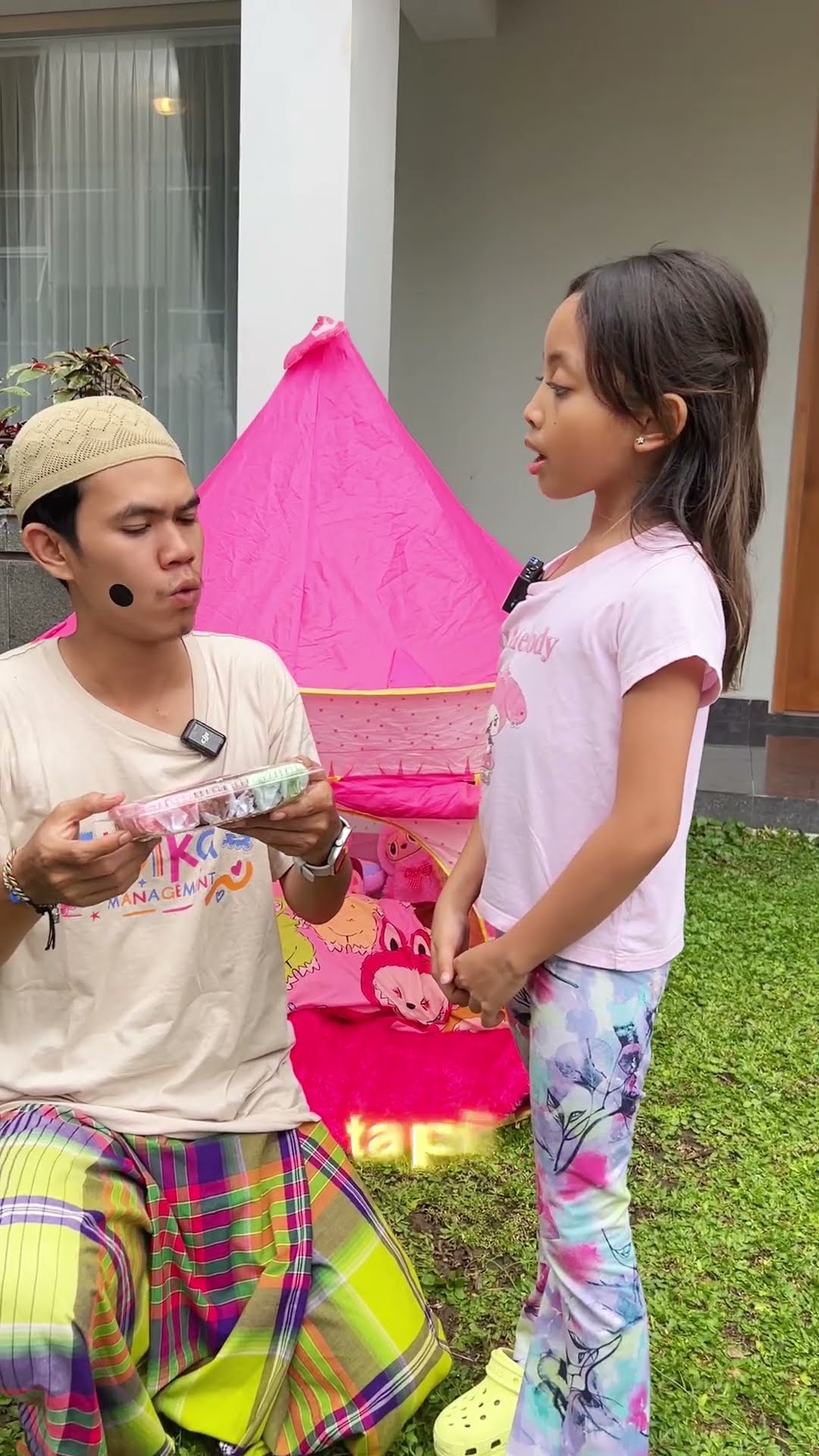 LEIKA DAN TOMPEL LIBURAN DI TENDA, KALAU KALIAN #shorts #leika