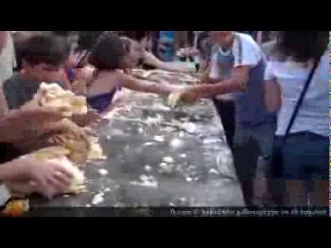 გიგანტური ხაჭაპური 1 წუთში შთანთქეს