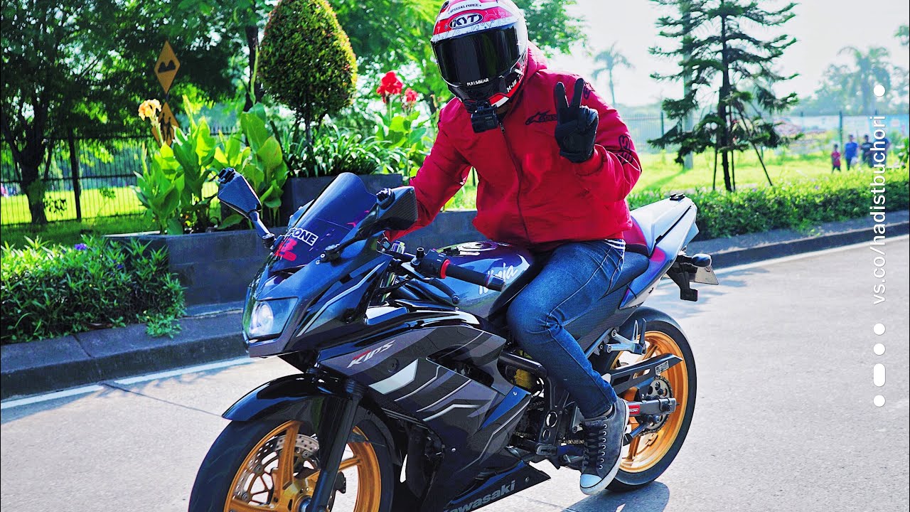 Kawasaki Ninja 150 RR feat CBR250RR - YouTube