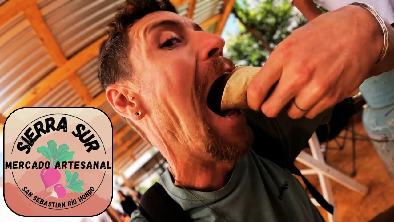 Gringo en el mercado artesanal de San Sebastián Rio Hondo