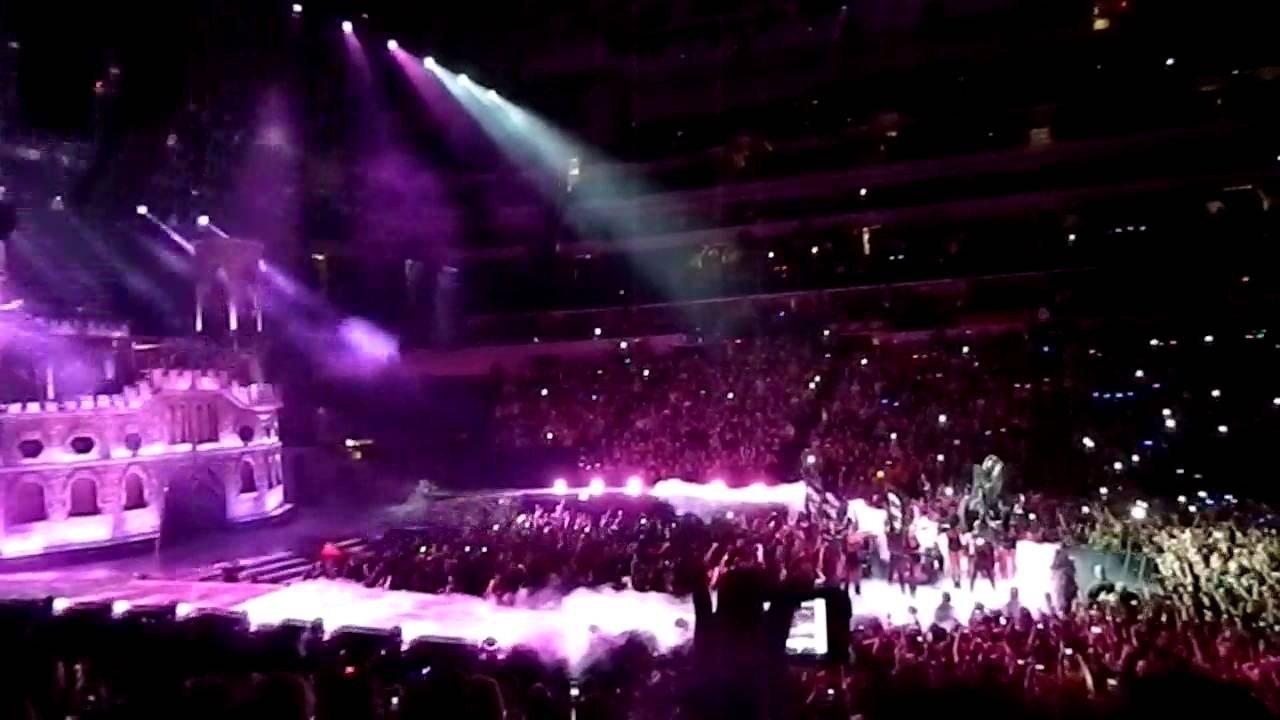 Lady Gaga The Born This Way Ball 2013 Dallas Tx Opening/Highway Unicorn/Government Hooker