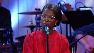 Video thumbnail of "Sabina Ddumba - Varför är kärleken röd - Så mycket bättre (TV4)"