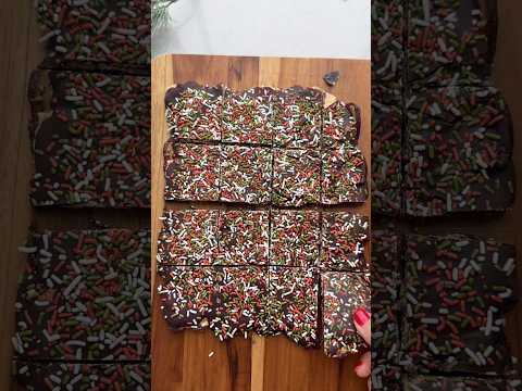 Date Cracker Bark | FeelGoodFoodie