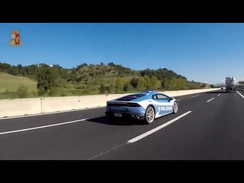 Italian Police Lamborghini races at 143mph to deliver life-saving kidney