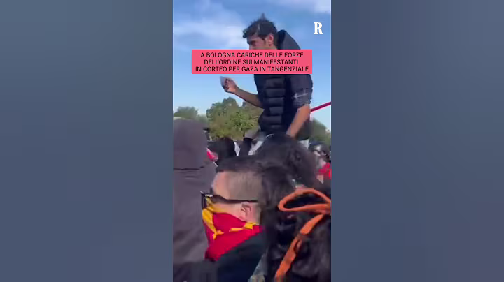A Bologna cariche delle forze dell'ordine sui manifestanti in tangenziale