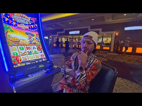 Look... The Wackiest Slot Machine In Las Vegas 🥴