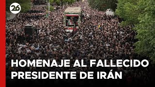 Miles de iraníes homenajean al fallecido presidente Ebrahim Raisí en las calles del país