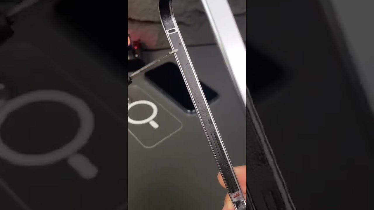 Carbon fibre textured back panel with metal bezel.make your phone stand out