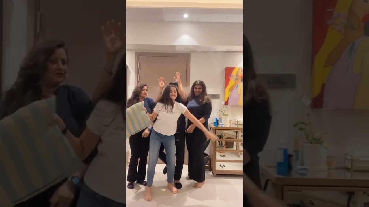 Aurra Bhatnagar Badoni s New Dance Reels . Aurra Bhatnagar Badoni s New Trending Reels . Aurra .