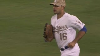 LAA@LAD: Ethier makes catch, throws for double play