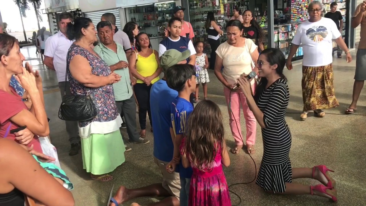 Deus vai na frente abrindo caminhos quebrando correntes tirando os espinhos Wanuzia Marcks Deus vai na frente abrindo caminhos quebrando correntes tirando os espinhos Wanuzia Marcks