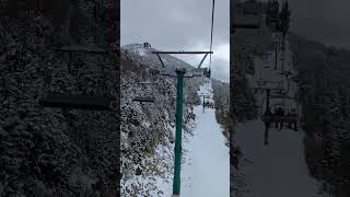 views from the flyer #chairlift #ski #skiing #vermont #VT #skitheeast #flyer