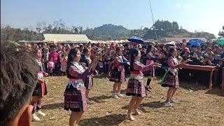 Hluas Nkauj Hmoob Nyab Laj Seev Cev Nyob Zos Qhov Dej Tuaj Laj Tsua Nquab Nawb