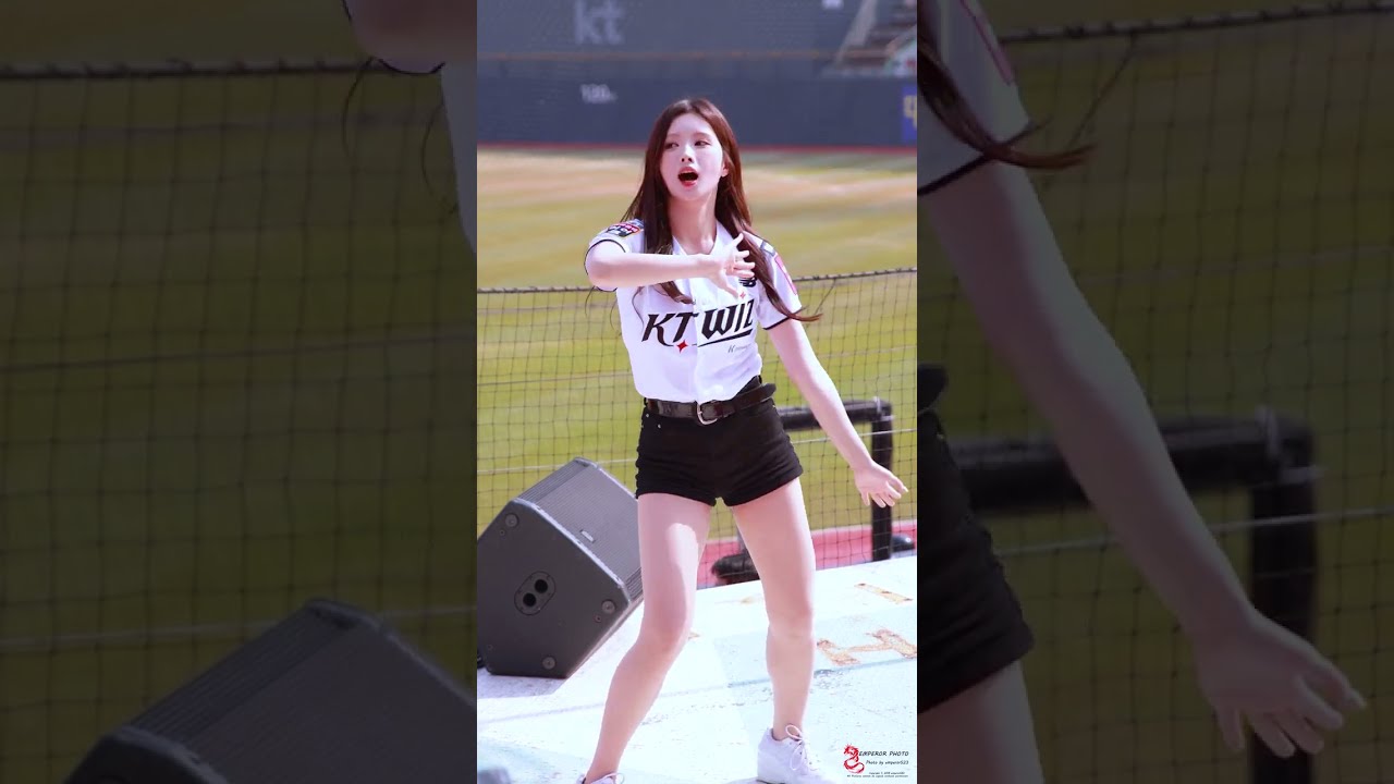 김정원 치어리더 KT위즈 응원2 250309