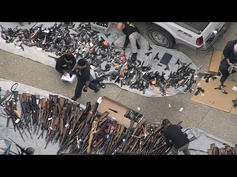 More than 1,000 guns seized from Los Angeles home