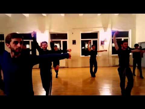 \"კავკასიური სუიტის\" აღდგენითი სამუშაოები და დამქანცველი რეპეტიცია ))