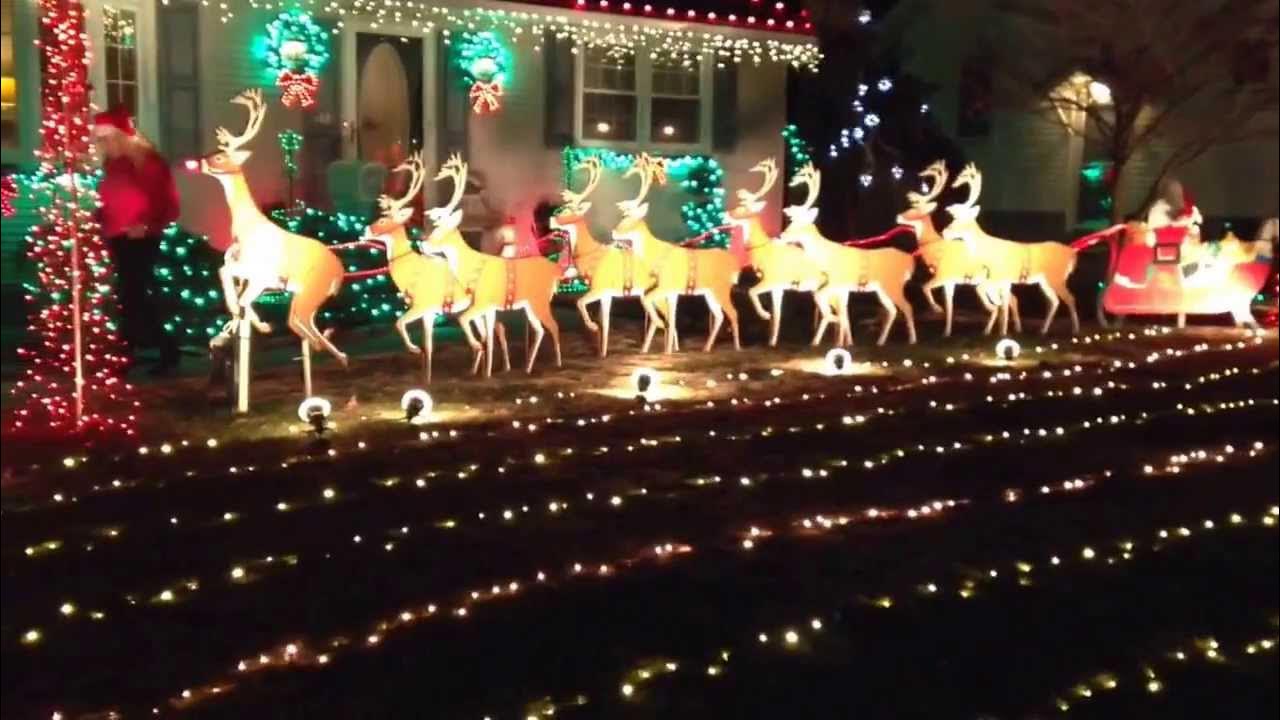 новогодний текст на английском. Carol singing в англии. песня новый год америка. песня про новый год на английском текст. елка в германии на рождество.