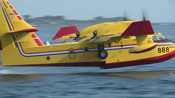 Können Löschflugzeuge auf dem Wasser landen?