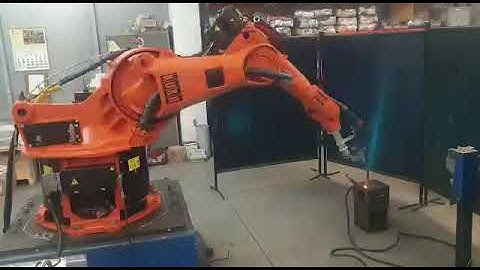 Arc welding robot KUKA KR30 Roboter with  Cold Metal Transfer  TPS4000