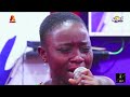 Capture de la vidéo 12Years Adomba Fausty Set Angel Fm Accra On Fire For The Second Time