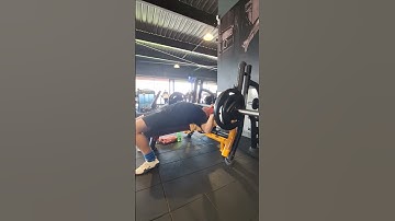 Week 1 : Comp bench 4x90kg RPE 6 backoff set 3/3