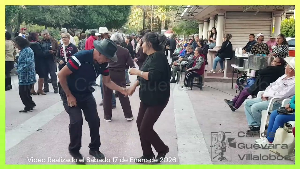 Baile en la Plaza de Armas de Torreón Coahuila México (Cumbia con Arpa) 