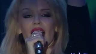 Kylie Minogue - Slow (Torno Sabato 2003)