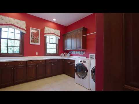10425 Hawthrone Dr., Mequon, WI home video tour