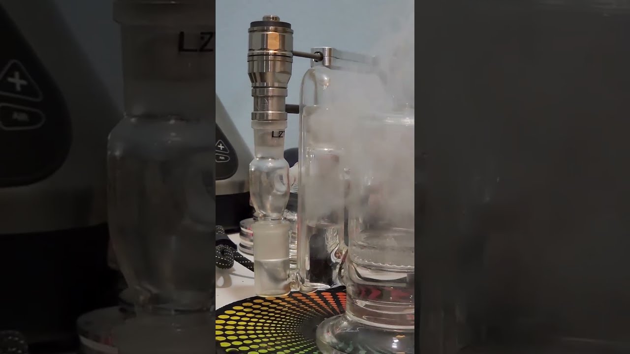 ชุดทดลองวิทยาศาสตร์ Cannabis Hardwear B2 + Goo Roo 10" Bong18mm