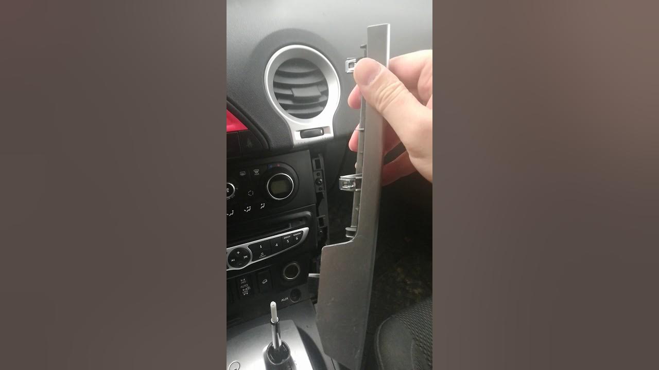 Как поменять лампочку рено колеос 06. Замена ламп в биксеноне. Renault Koleos (1G), 2 л, 2011 года своими руками