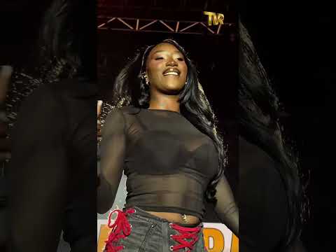 Le flow d'Aya en festival 😎😎 #ayanakamura #aya #brivefestival #lovelybrivefestival #rapfr