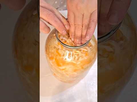Квашеная капуста. Приготовили и съели за пару дней. Ну очень вкусная!!!
