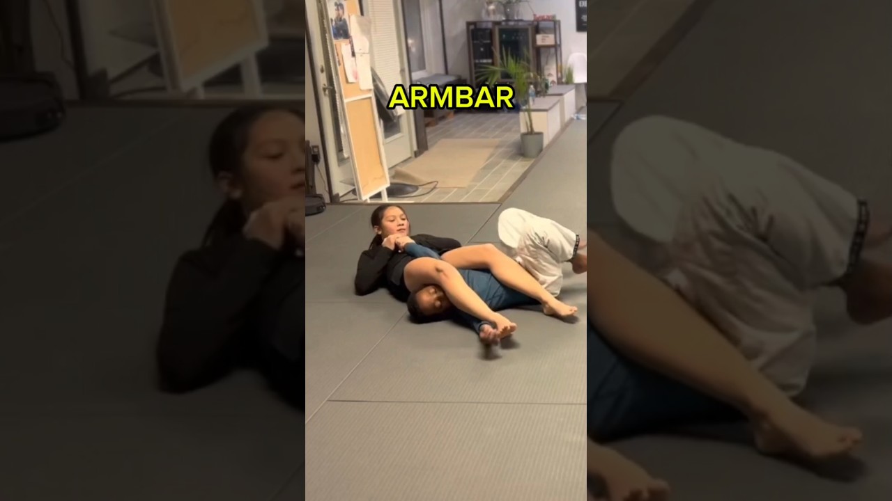 Bjj girl applies brutal armbar!!