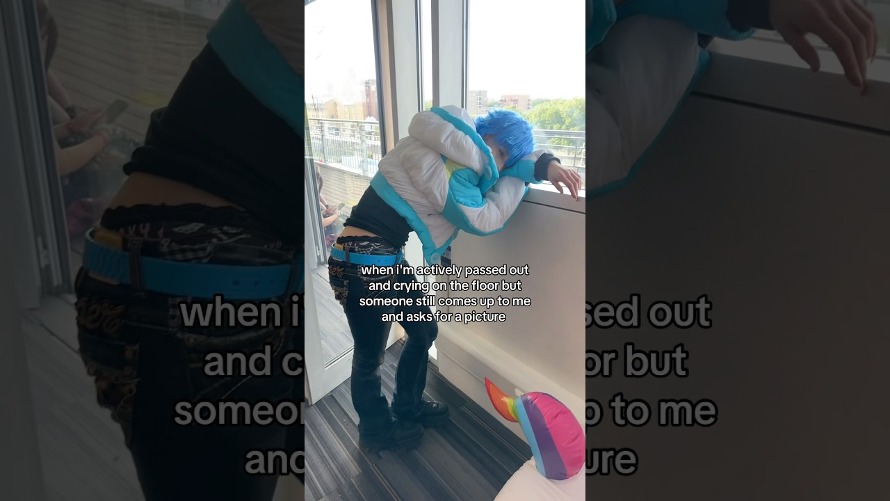 look i LOVE pictures but please be respectful!!! #cosplayer #mcmcomicon #aobacosplay #dmmd