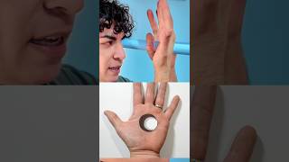 Elimizin Ortasında Delik Var? Ama Nasıl? Hemen Sende Dene Ve Yap