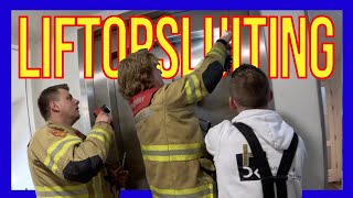 Stuck elevator - VOLUNTEERS DUTCH FIREFIGHTERS