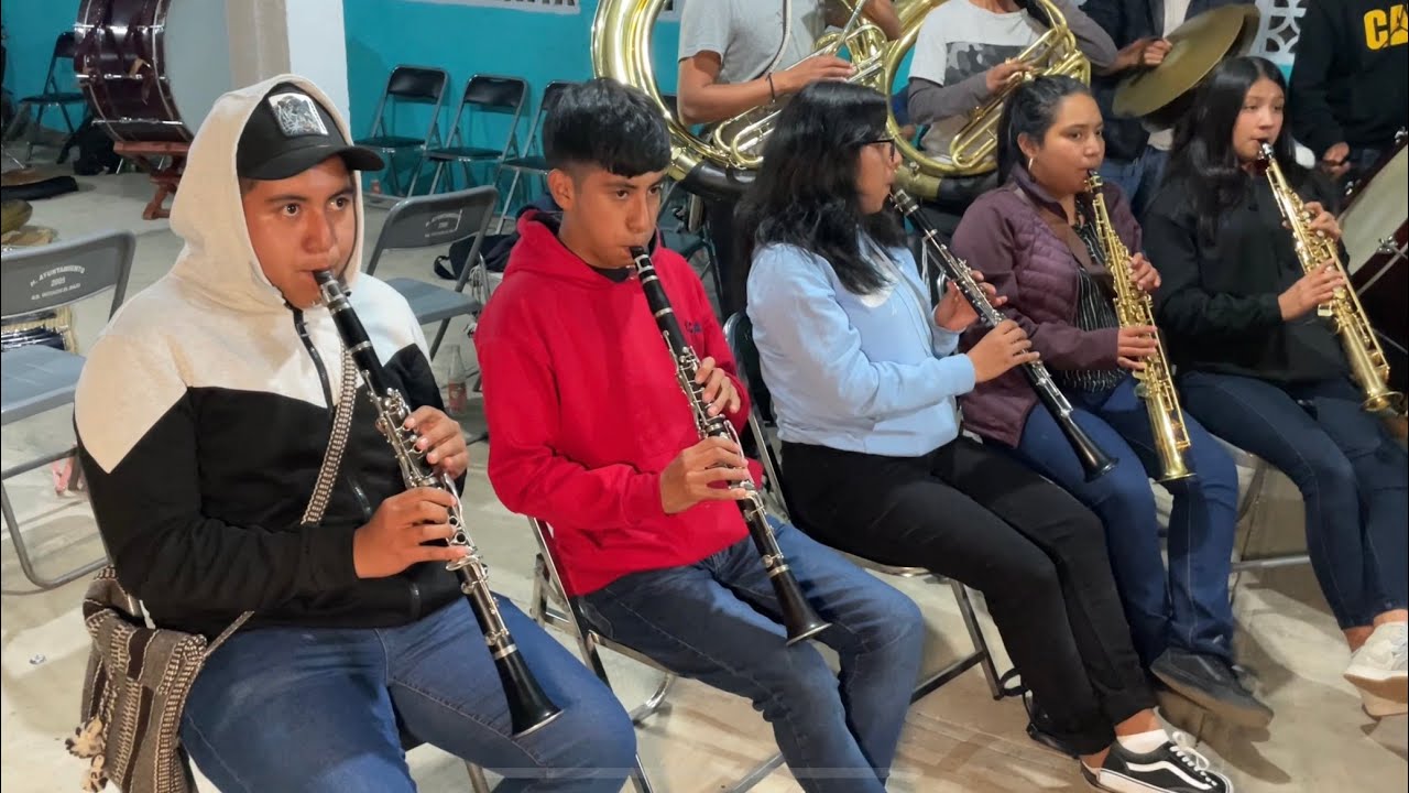 NOCHE DE CALENDA EN YATZACHI EL BAJO 2024 CON LA BANDA INFANTIL JUVENIL SAN ANDRÉS SOLAGA