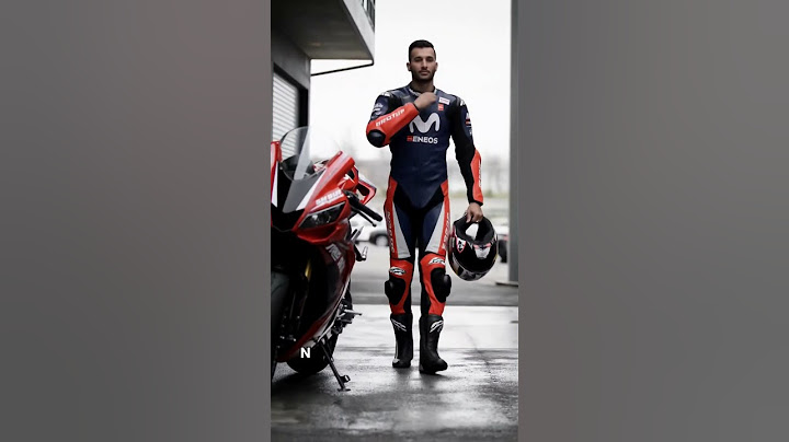 Valentino Rossi 2018 Replica Jacket – Limited Edition MotoGP Style. #motogp2024 #motogpgears.us