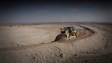 Cat® D7 Dozer Using Grade Technology