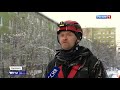 Вести в 20:00. Аномальные снегопады в Заполярье: к расчистке улиц и крыш подключили спасателей