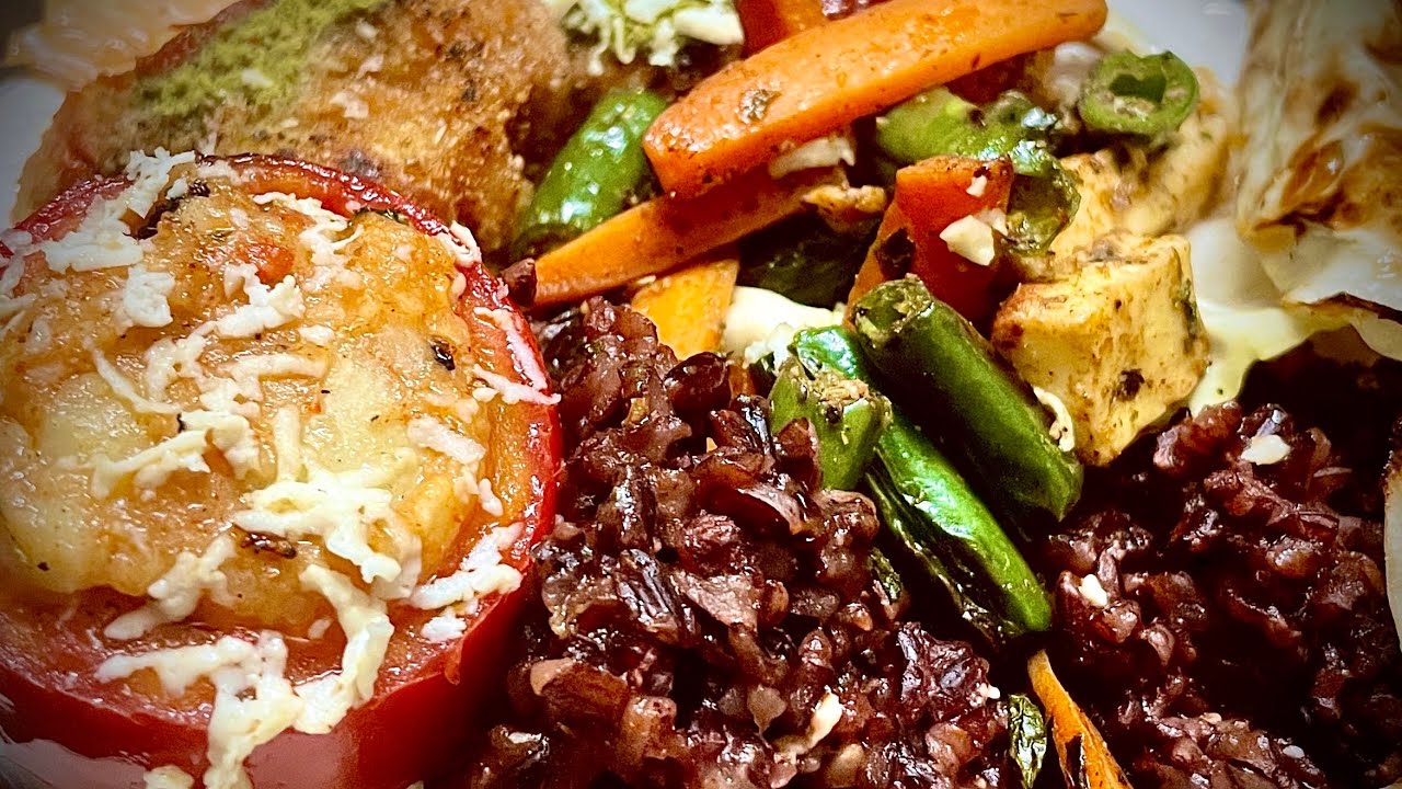 Paneer Shashlik Sizzler|Black Rice Recipe|How to cook Black Rice|Veg Sizzler recipe|Paneer 