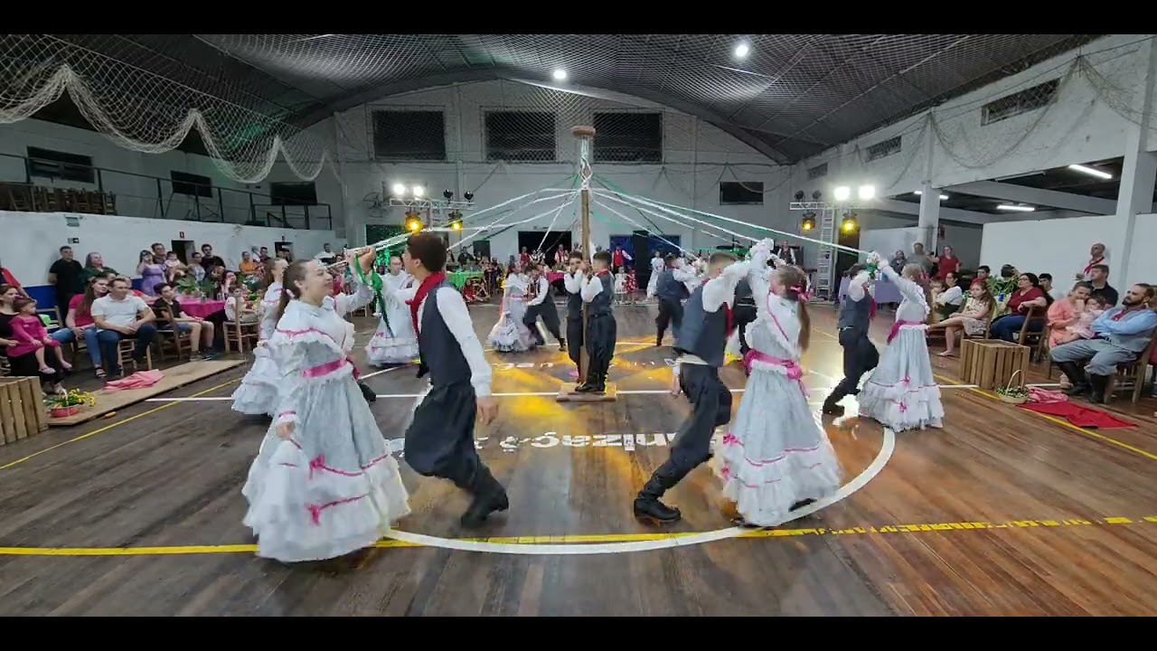 Dança Pau-de-Fitas da Invernada Mirim do CTG Erva Mate - Sercsate - Venâncio Aires.