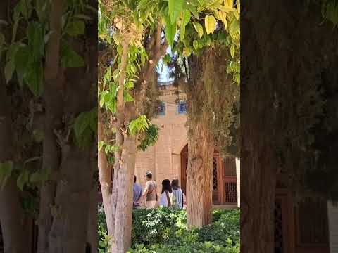 اگر آن ترک شیرازی بدست آرد دل ما را به خال هندویش بخشم سمرقند و بخارا را