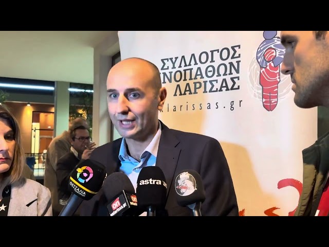 Κώστας Γκιάστας στην παρουσίαση του βιβλίου του «99 Αληθινές Ιστορίες από τη Λάρισα»