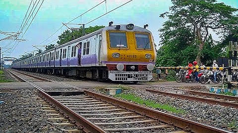 Back to Back Trains at Busy Level Crossing | Modern Medha & Unique Aerodynamic EMU Crossing Railgate